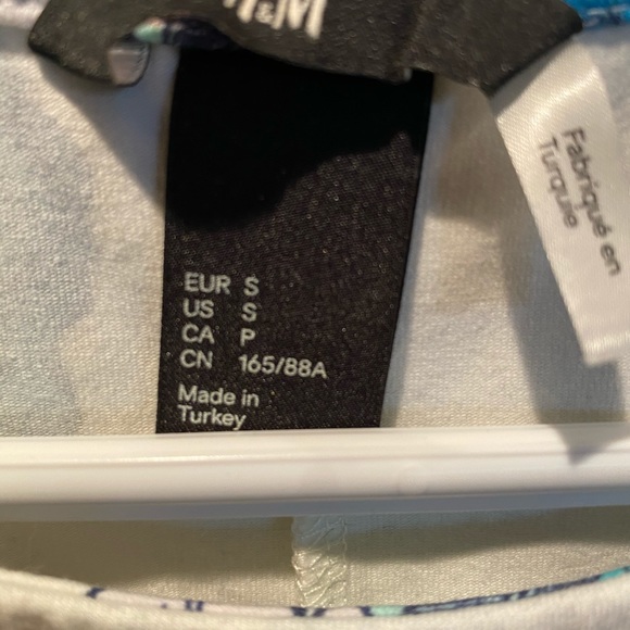 H&M Floral Fitted Dress - Picture 2 of 3